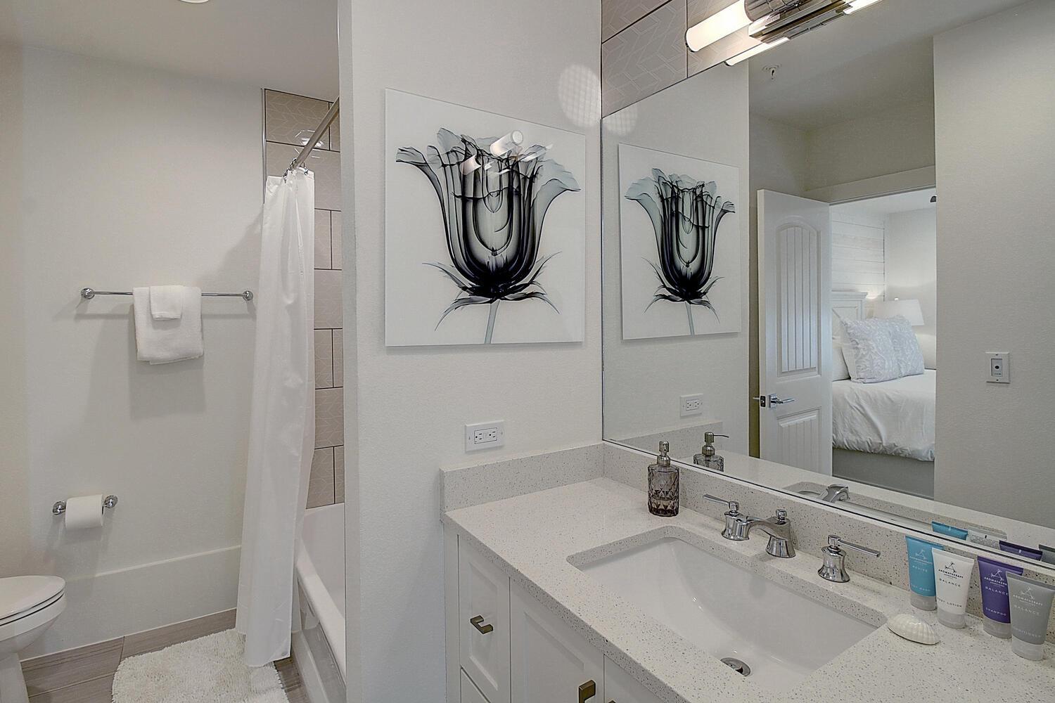 Shared Bathroom, 3rd Floor