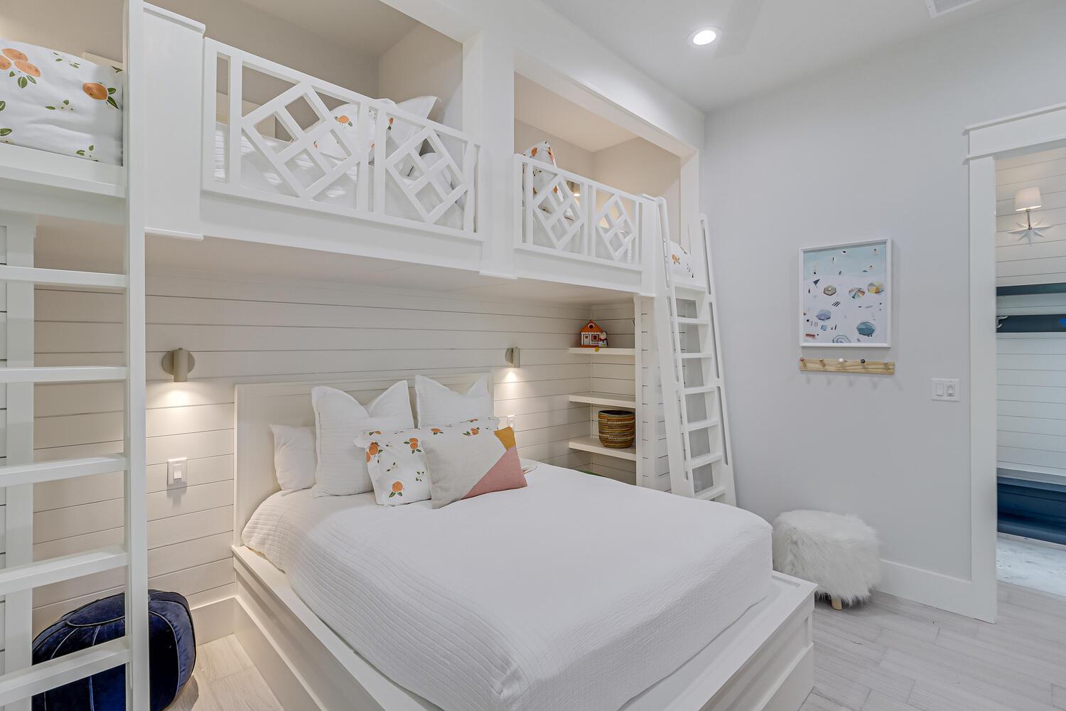 1st Floor Bunk Room with 2 Twins1 Queen