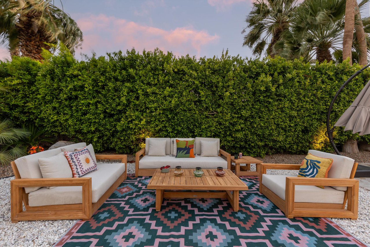 Comfortable outdoor furnishings