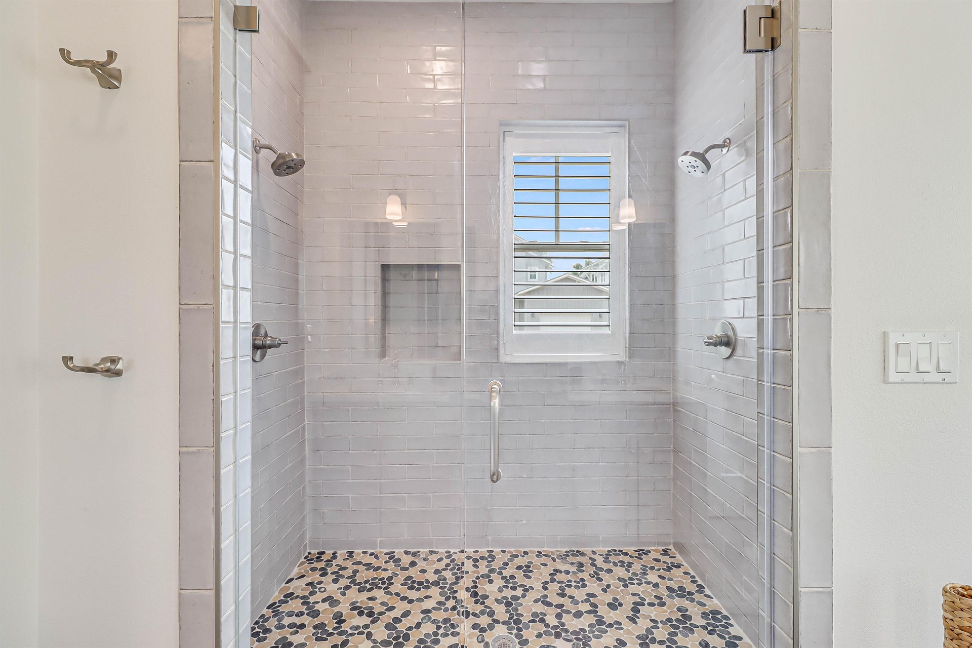 Primary King Bathroom, 1st Floor