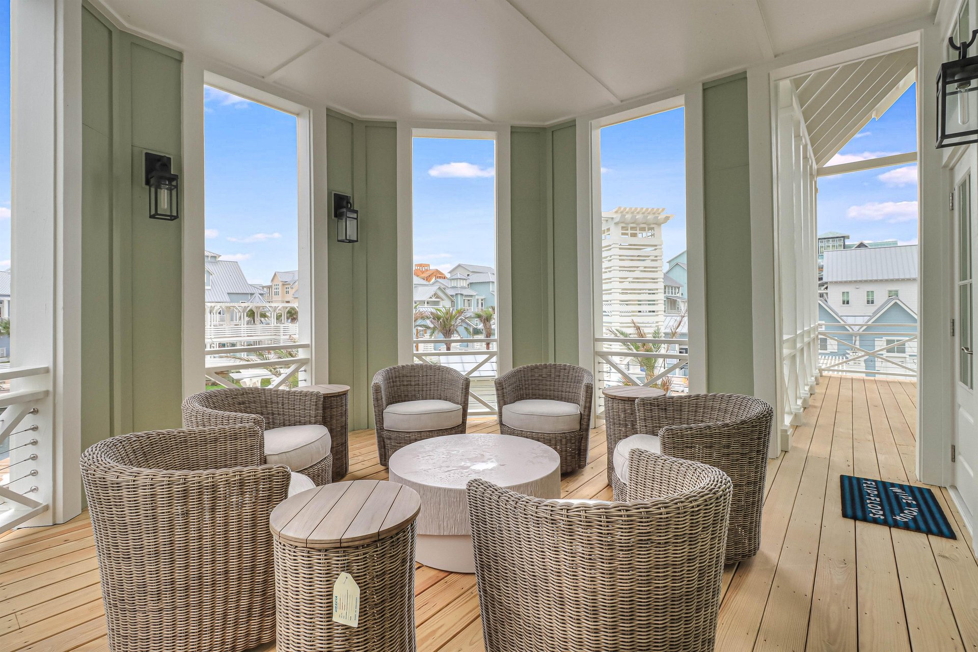 Primary King Wrap Balcony Lounge,Overlooking Lake and Pool, 2nd