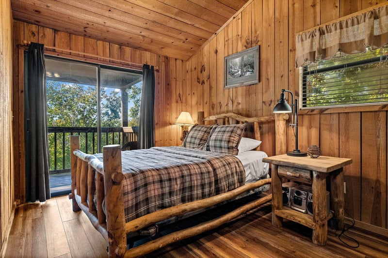 Full bed with door to deck