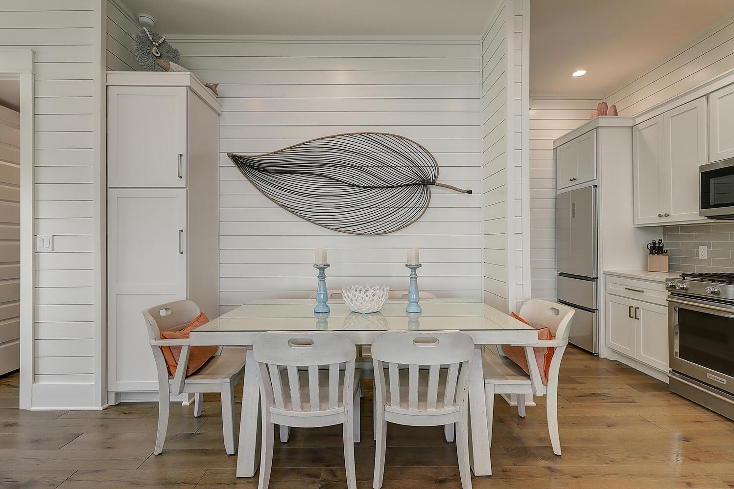 Dining Area for Six, 1st Floor