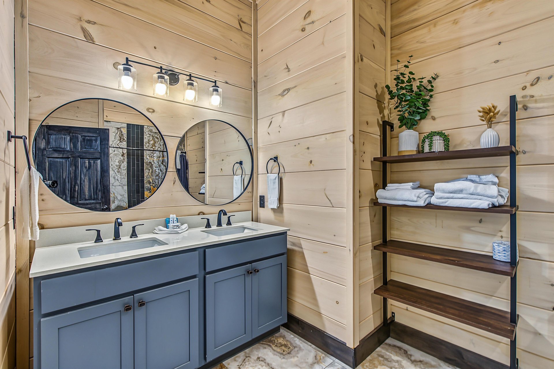 Main Level Full Bathroom 2