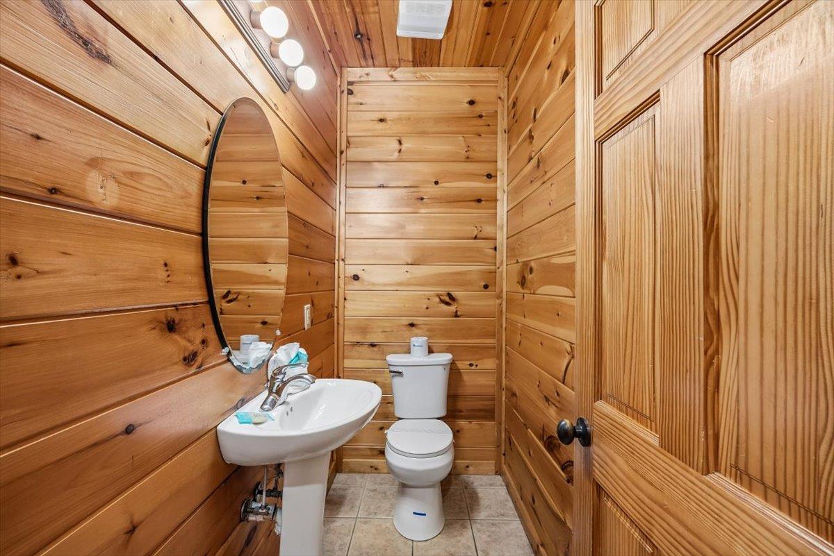 109Powder Room