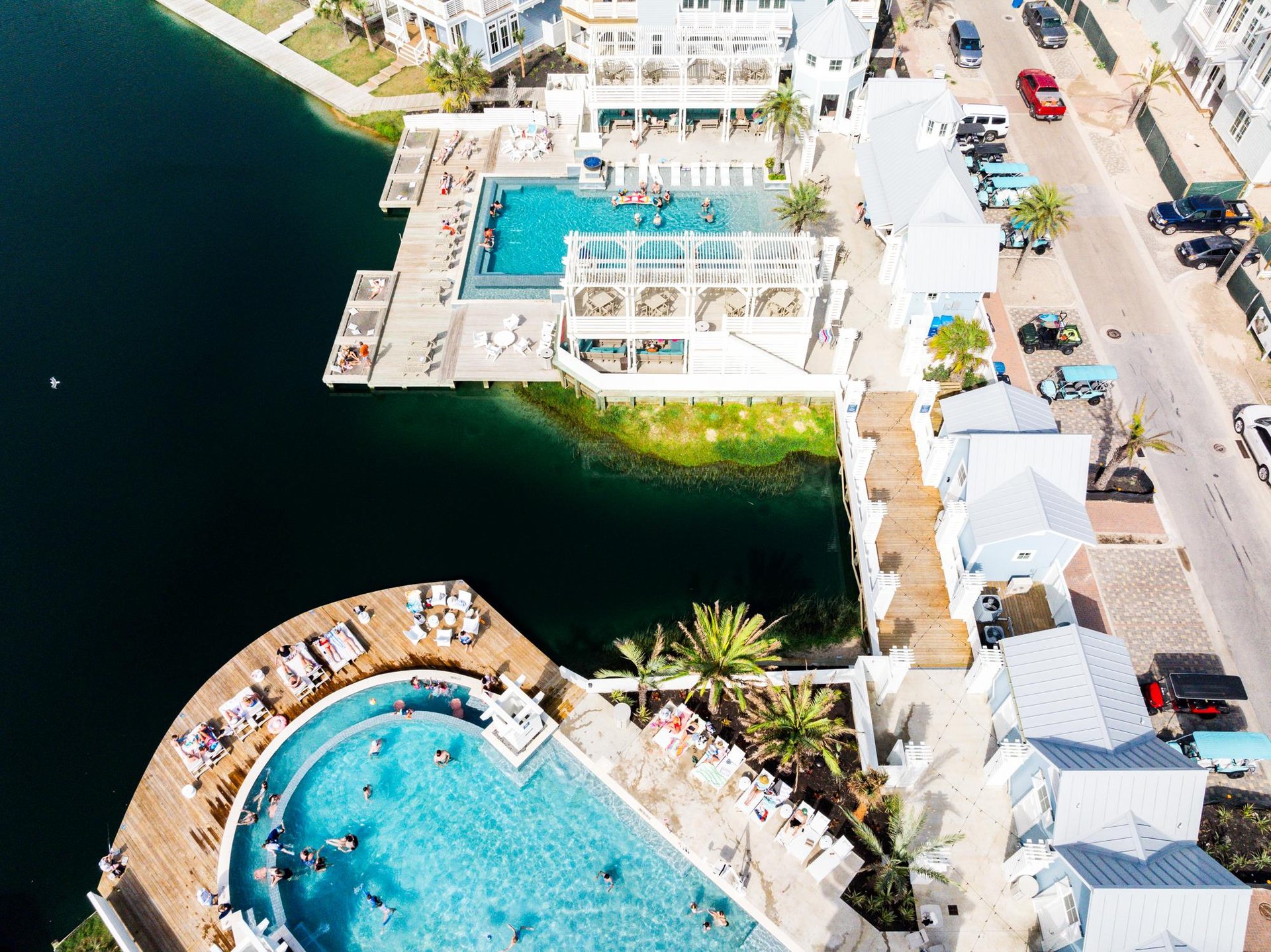 Cabana and Splish Splash Pools, Coastline Grill  Cinnamon Shore