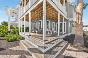 Front Porch, 1st Floor