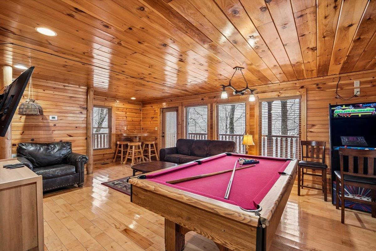 08Recreation Room