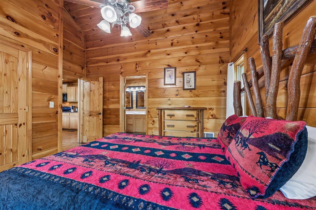 051Bedroom
