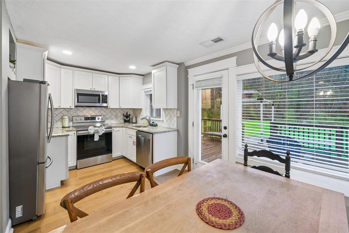 30Dining Room