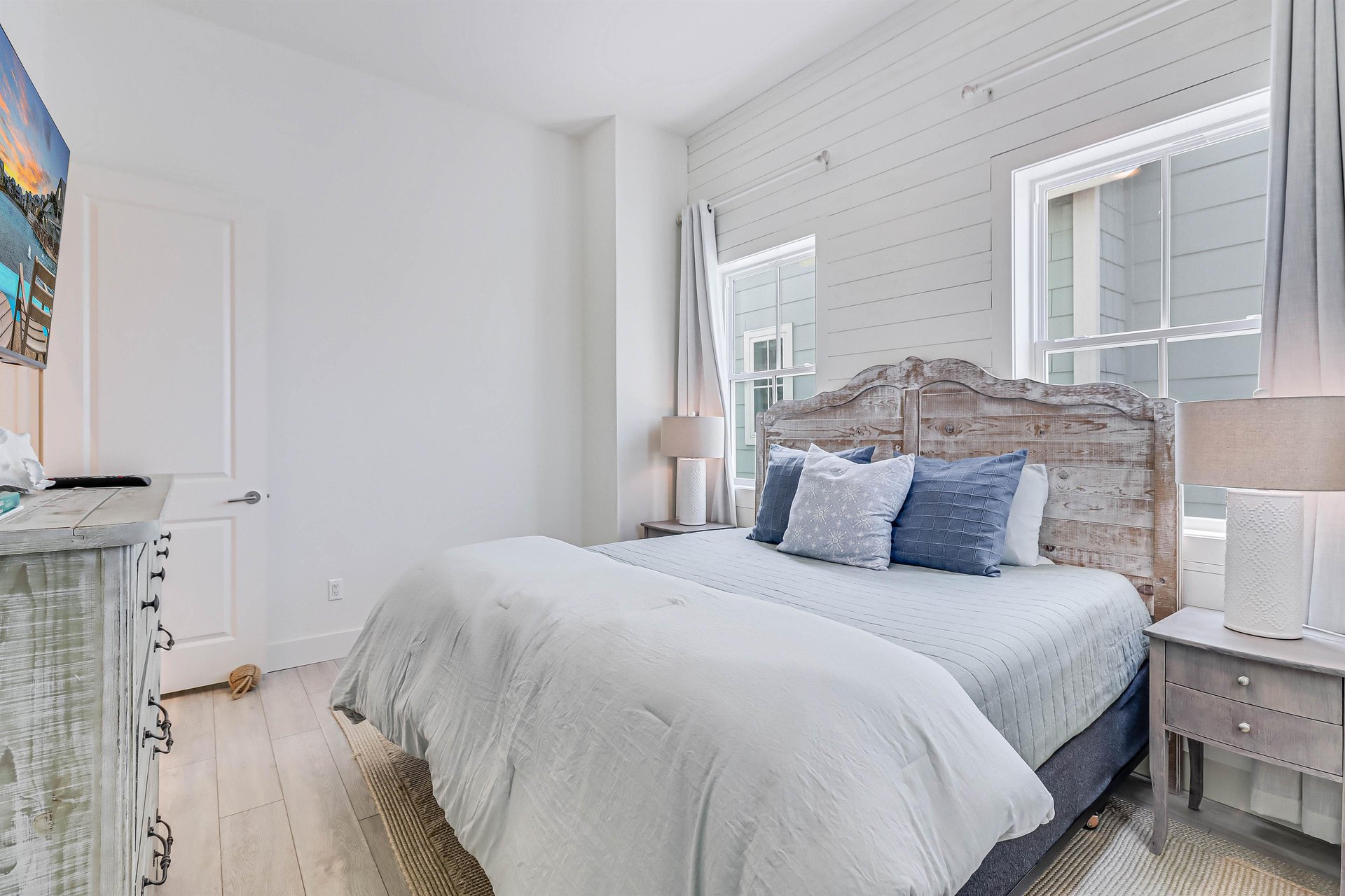 King Bedroom, 2nd Floor