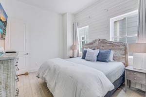 King Bedroom, 2nd Floor