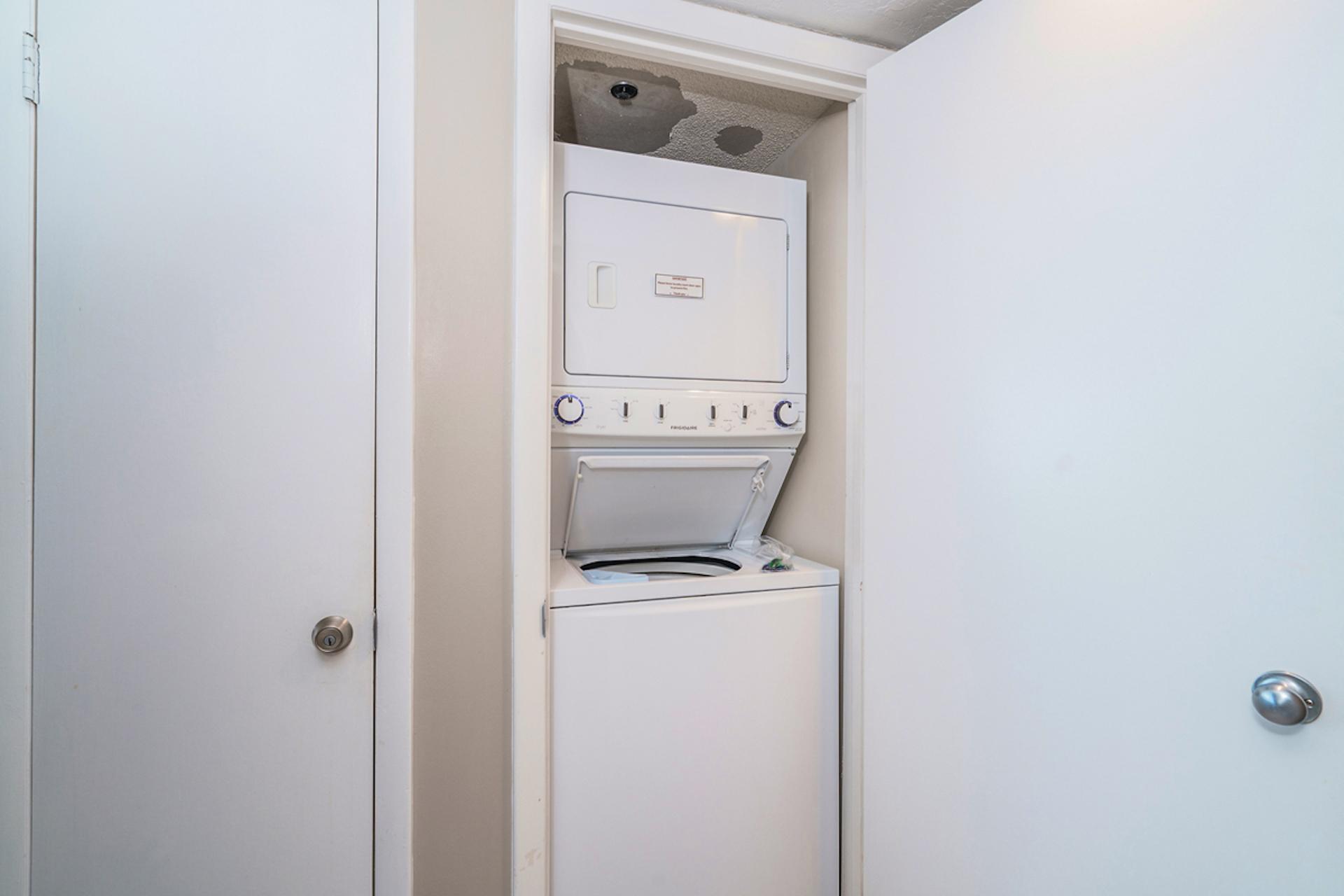 laundrycloset.jpg