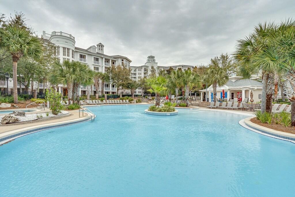 thegrandpoolpic1.jpg
