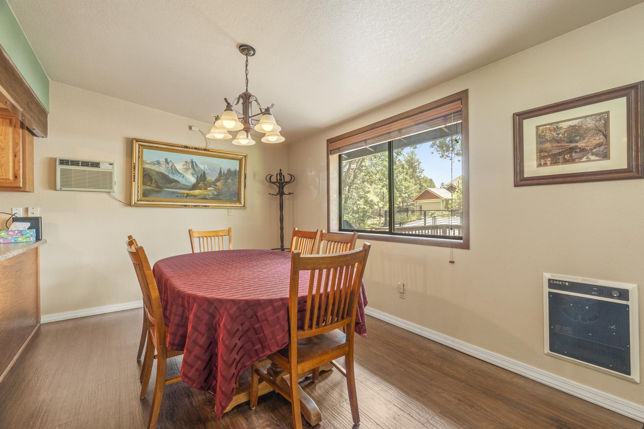 Dining table and chairs for 6 guests.