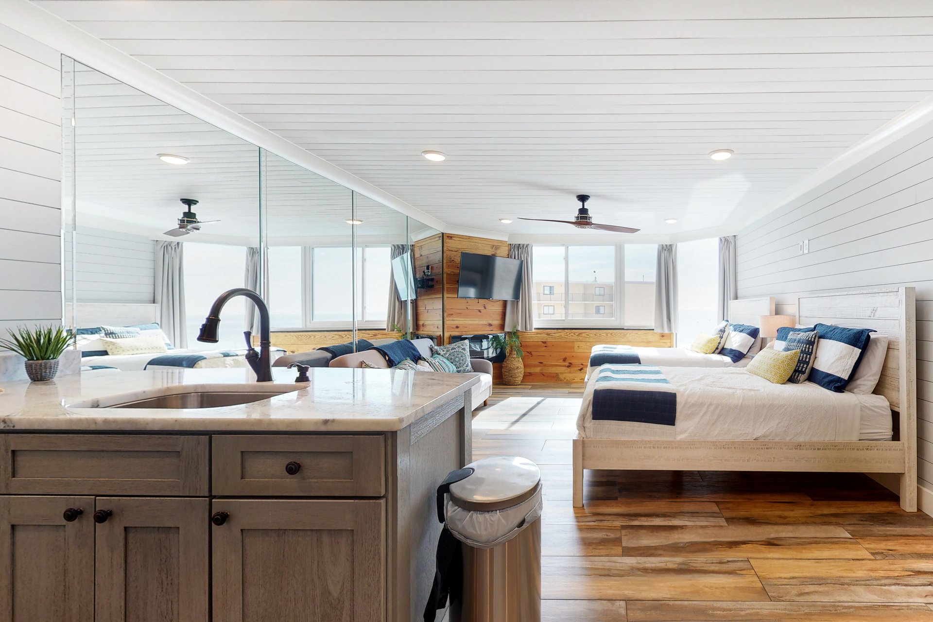 Top of the Gulf 707 16