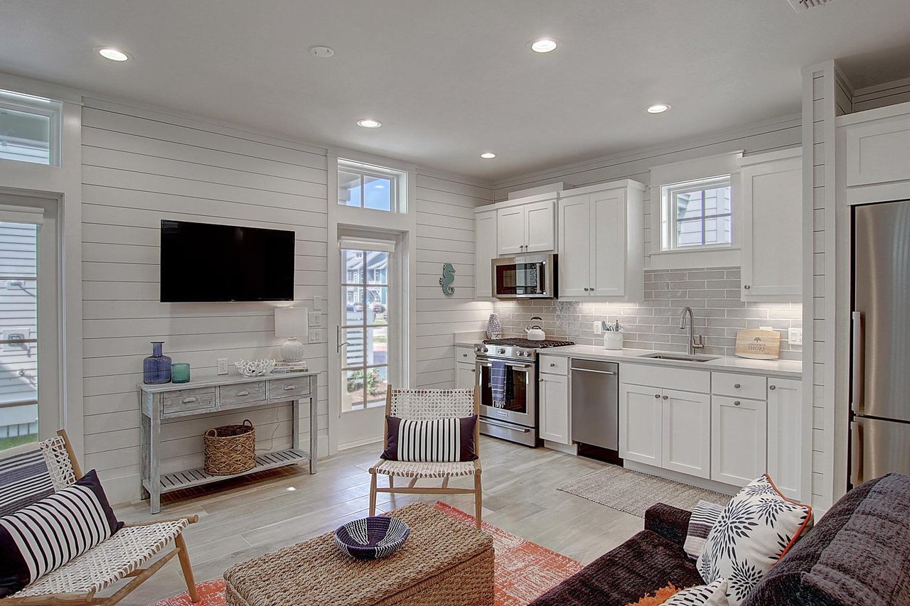 Living Area  Kitchen, 1st Floor