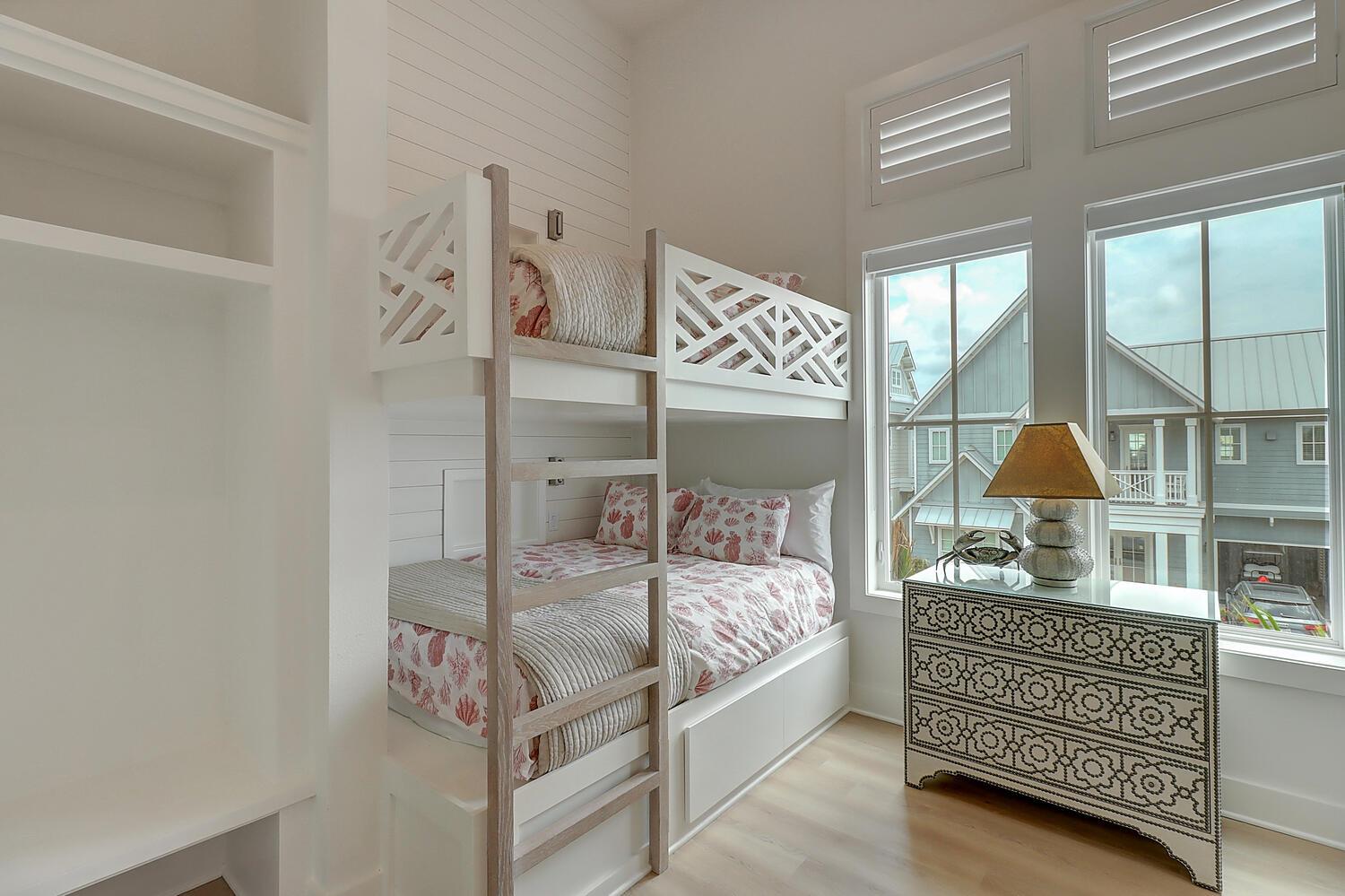2nd Floor, Queen Over Queen Bunk Room