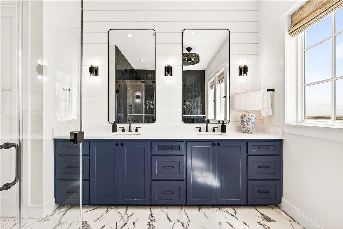 Primary King Ensuite, 3rd Floor