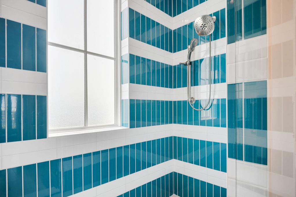 Bunk Room Bathroom, 3rd Floor