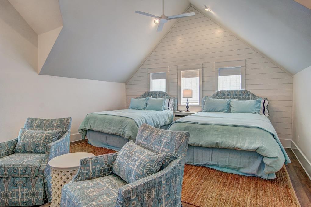 Queen Bedroom, 3rd Floor