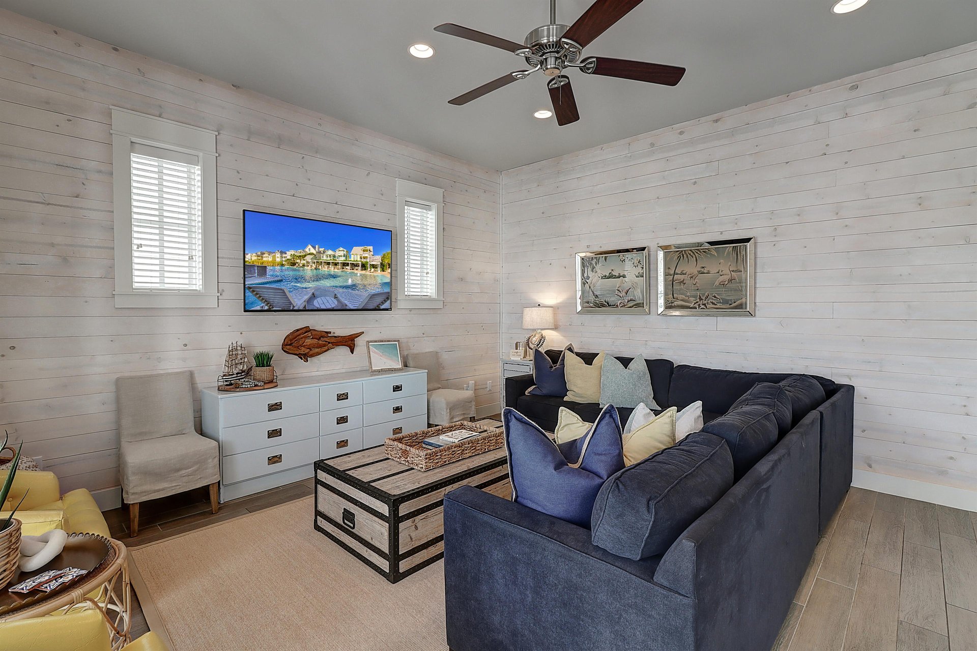 Living Area, 1st Floor