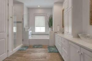 Primary King Bathroom, 2nd Floor