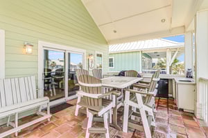 Outdoor Dining Area, 2nd Floor