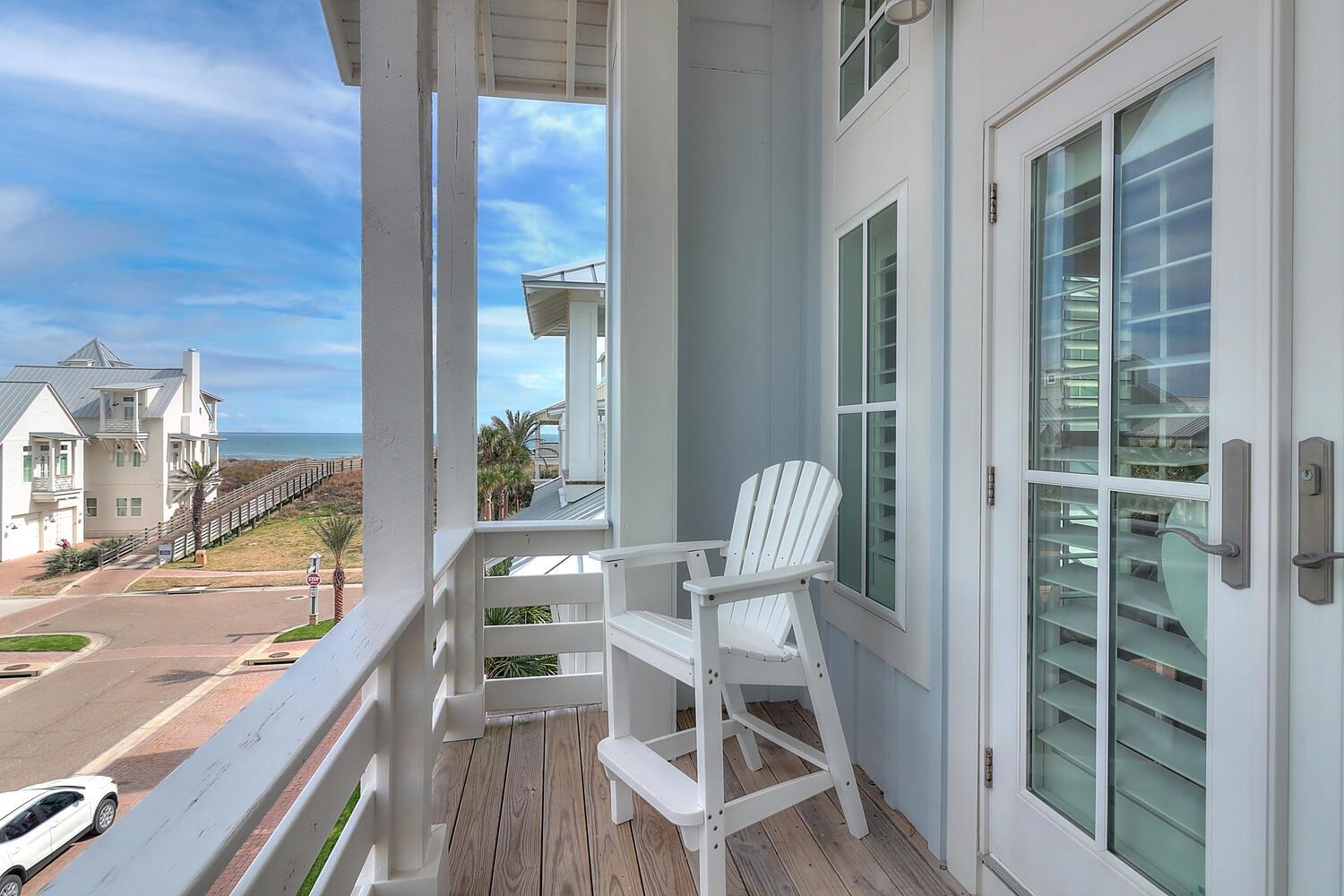 Queen Balcony, 3rd Floor