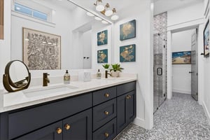 2nd King Ensuite, 2nd Floor