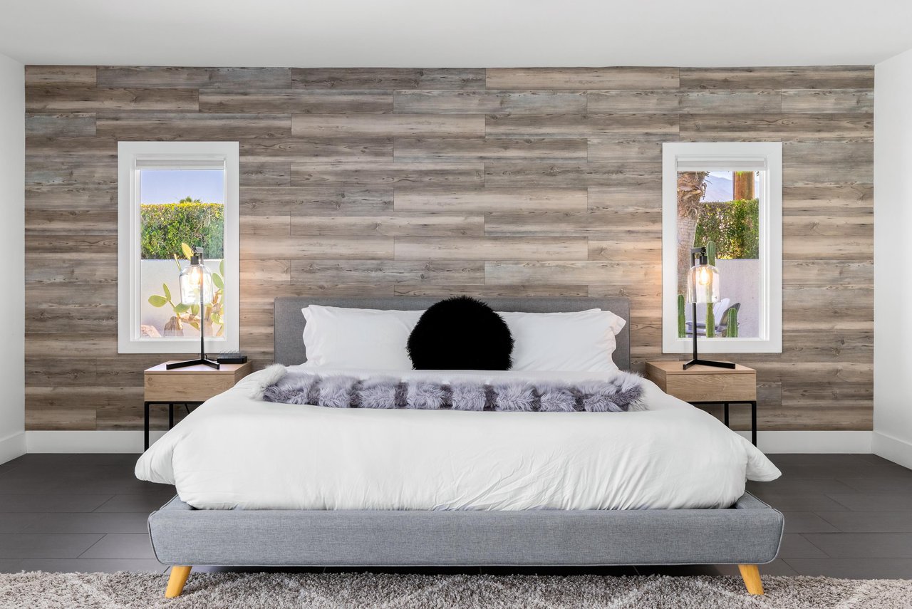 King size bed.