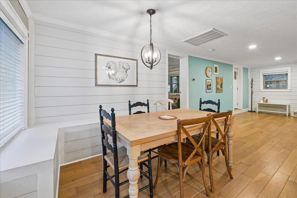 29Dining Room