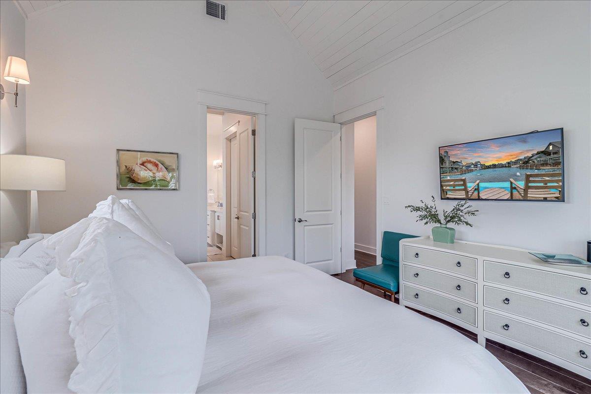 Primary King Bedroom, 2nd Floor