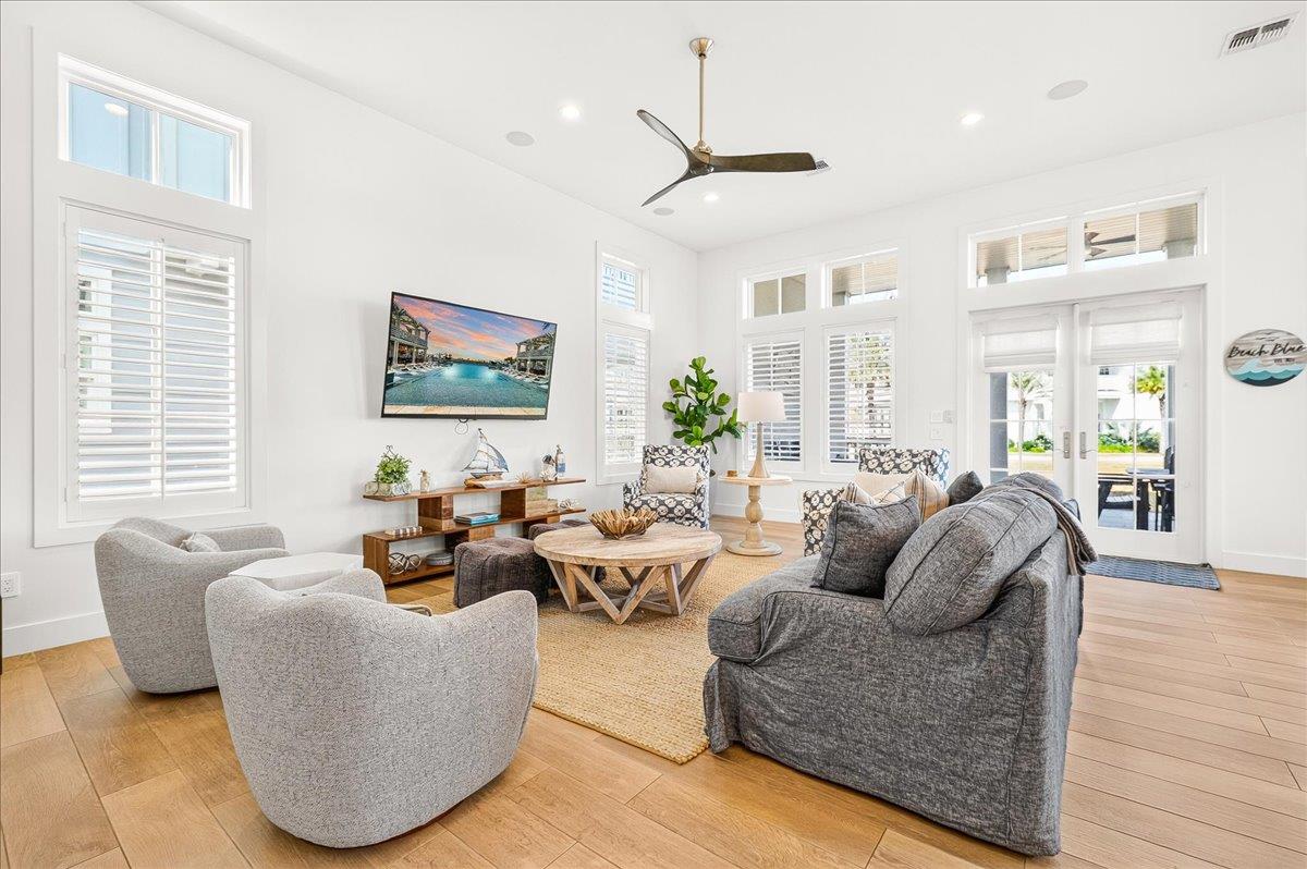 1st Floor, Main Living Room