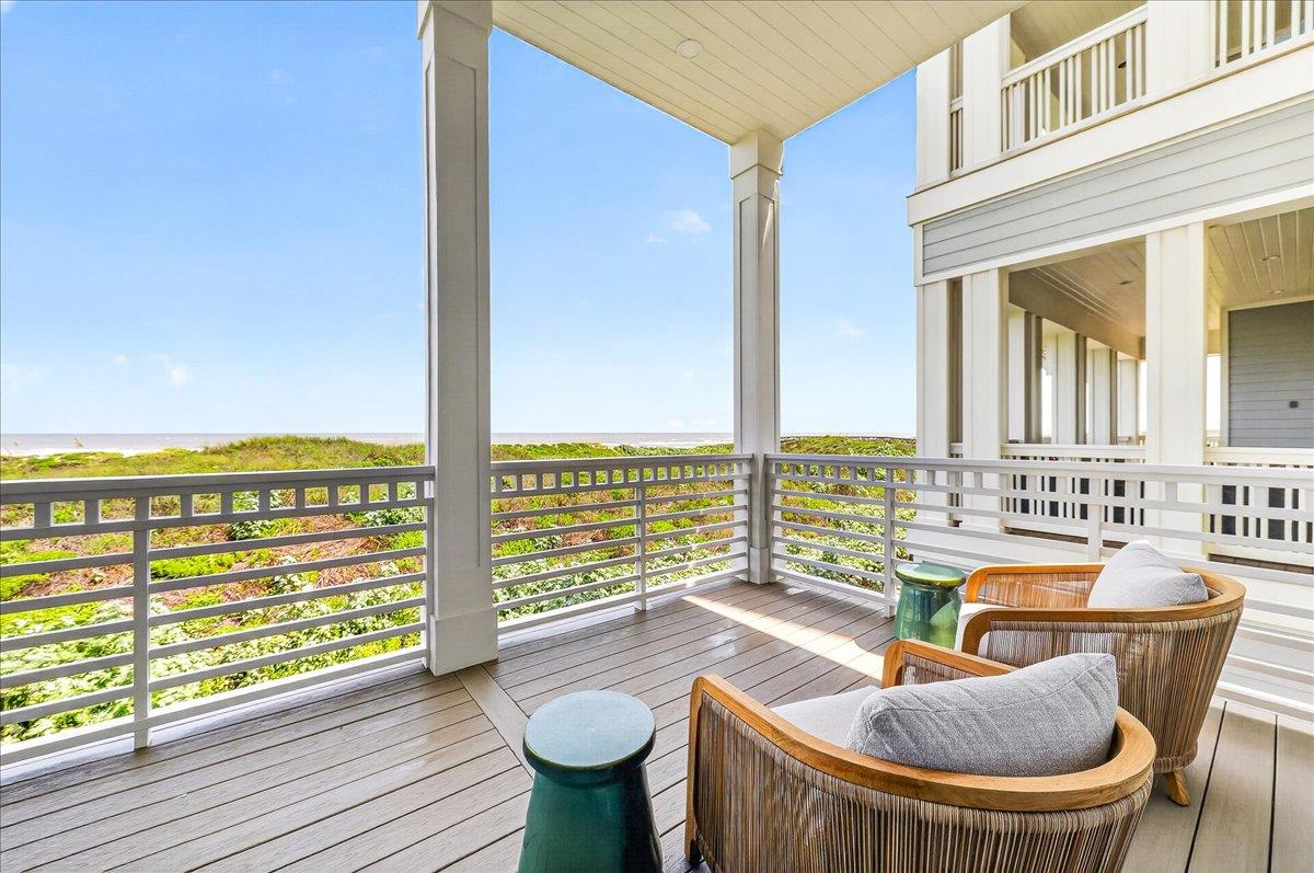 2nd Floor, Balcony