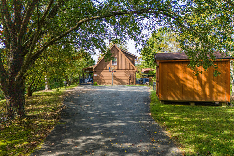 Rear view of Leconte Nirvana