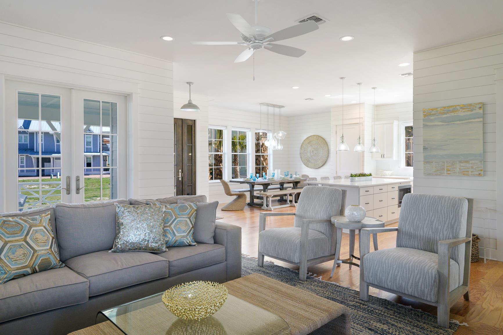 1st Floor, Living Room