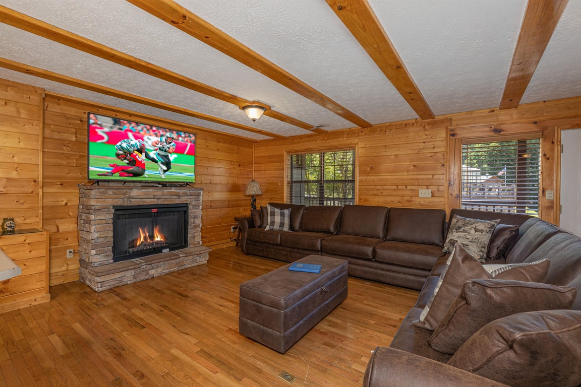 POOL SIDE LODGE