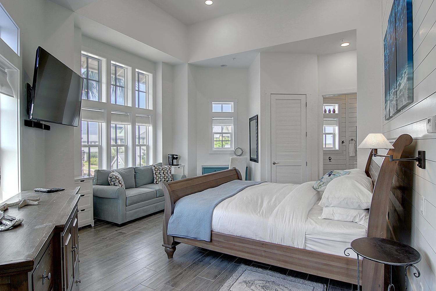 Primary King Bedroom, 2nd Floor