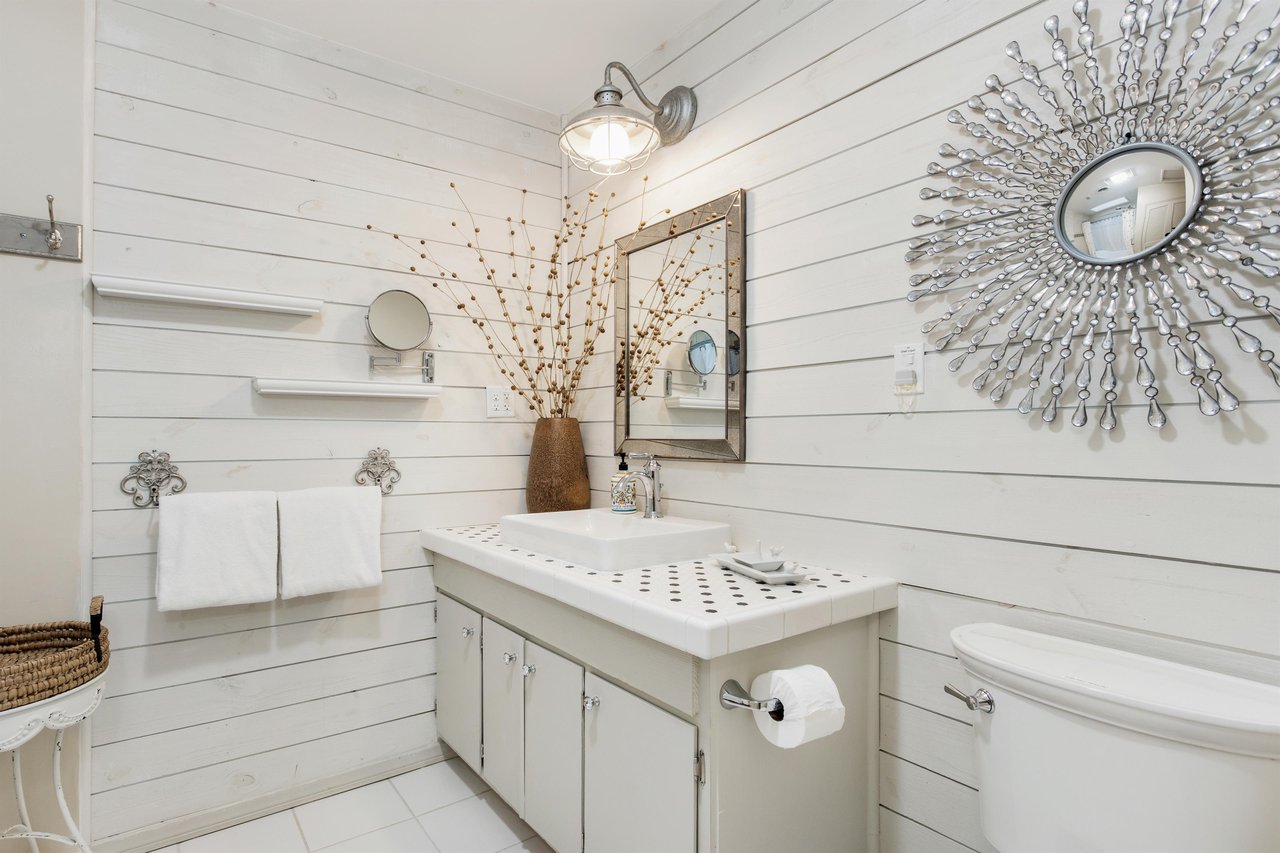 Upgraded bathroom fixtures