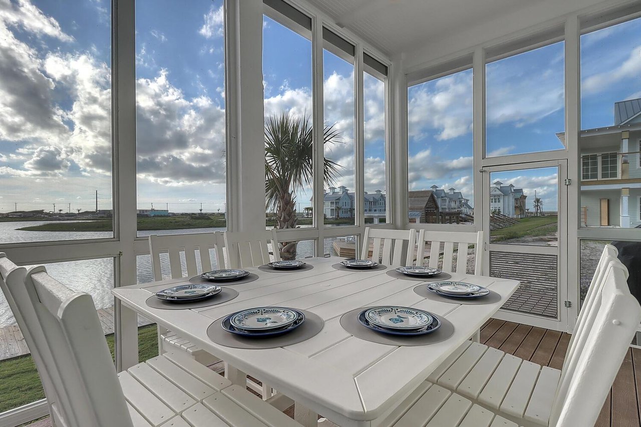 1st Floor, Lakeview Patio