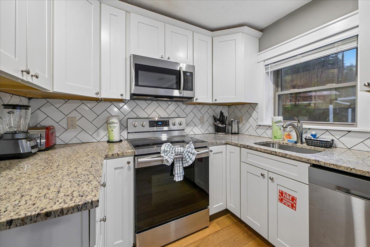 23Kitchen