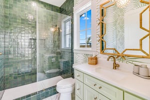 Full Bathroom, 1st Floor