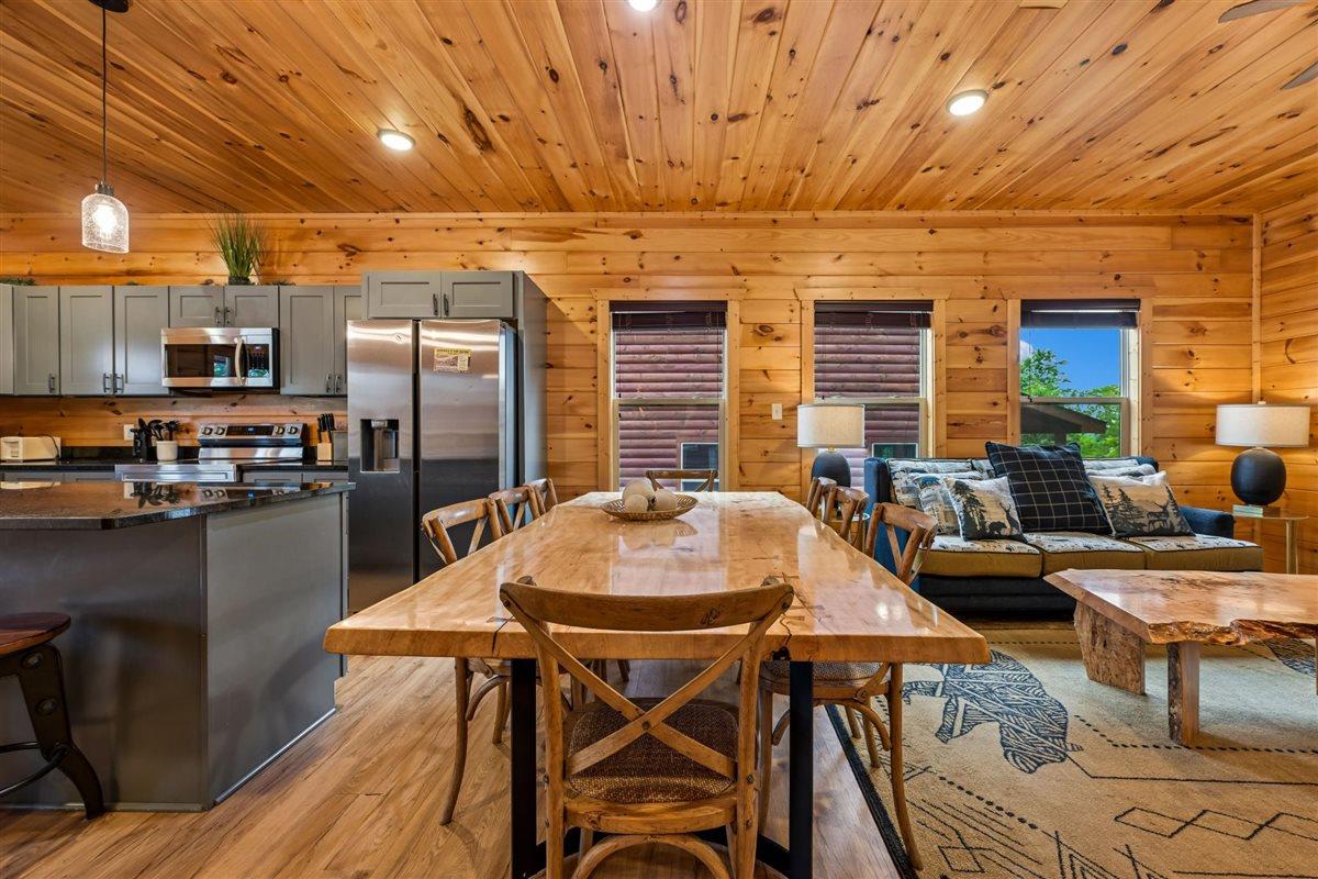 19Dining Room