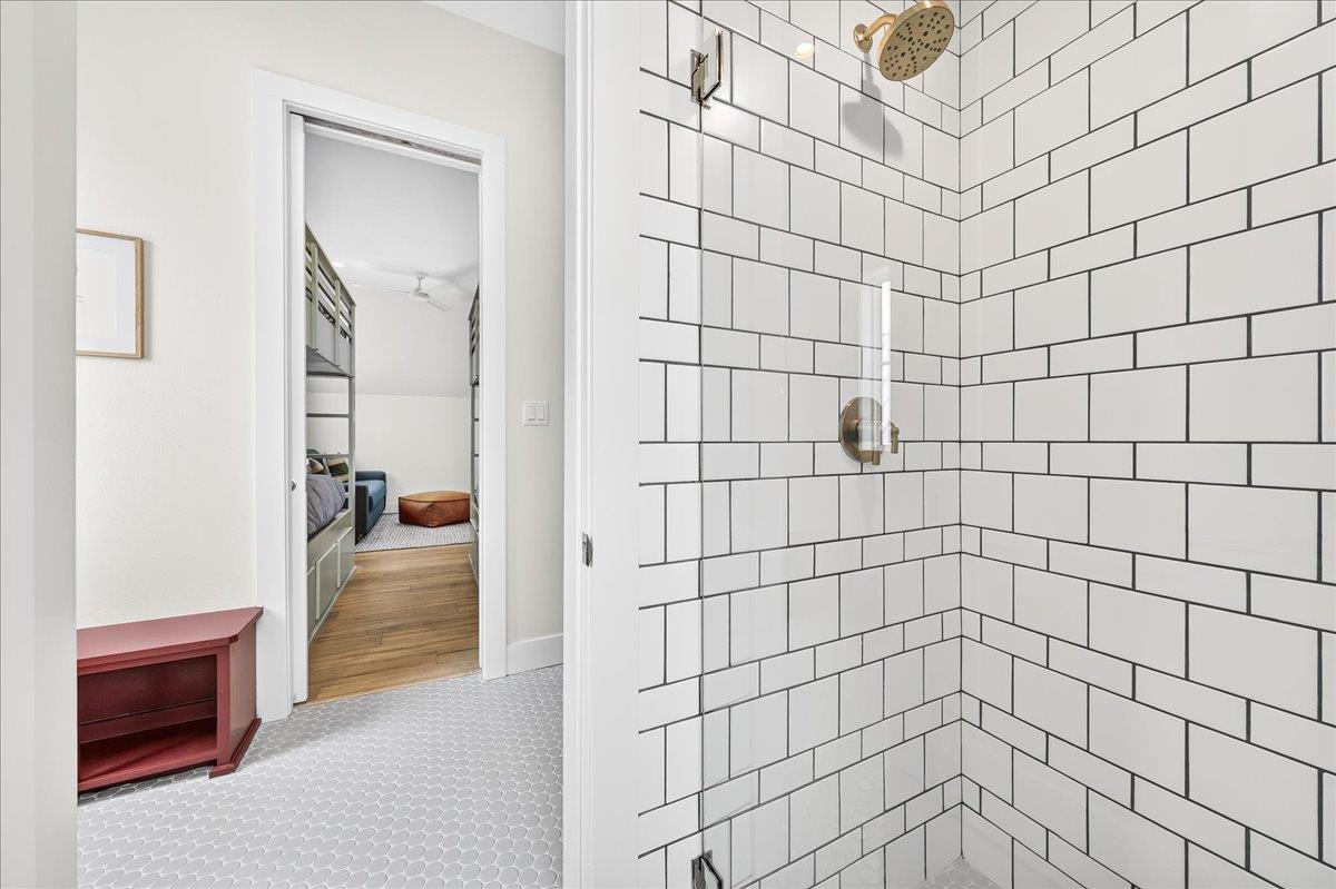 Bunk Bathroom, 3rd Floor