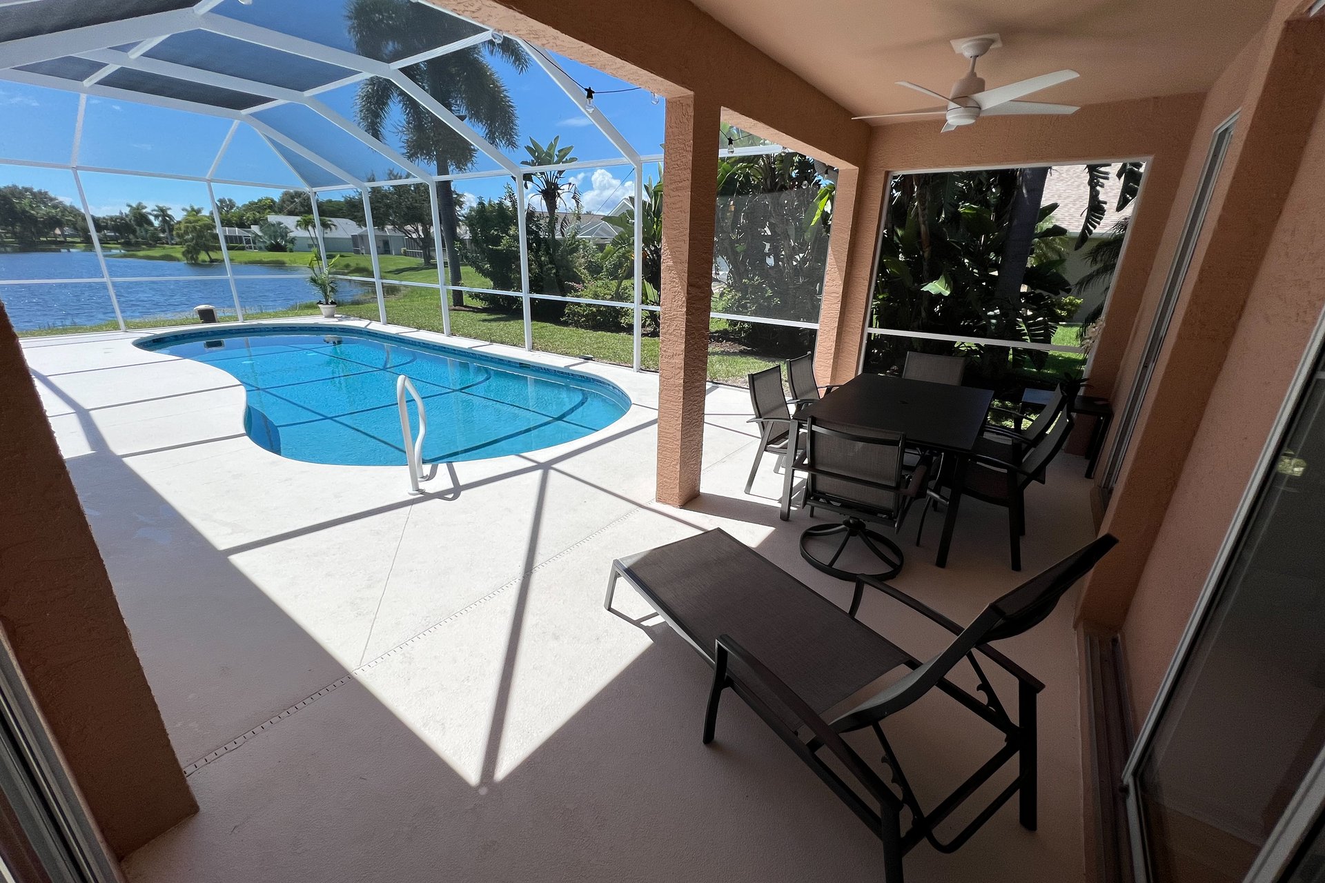 Destination Beach Stroll 32