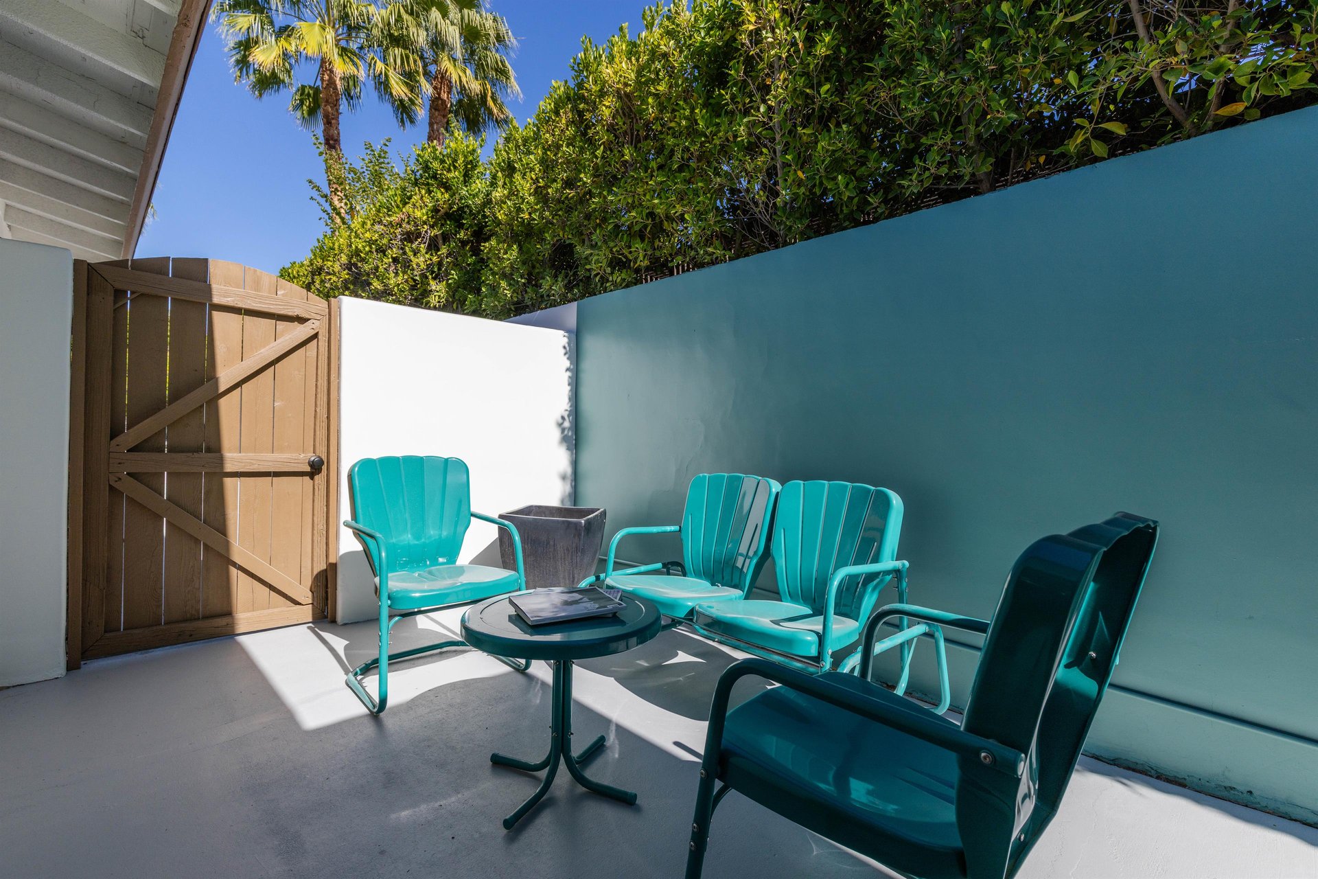 Tons of outdoor lounge areas