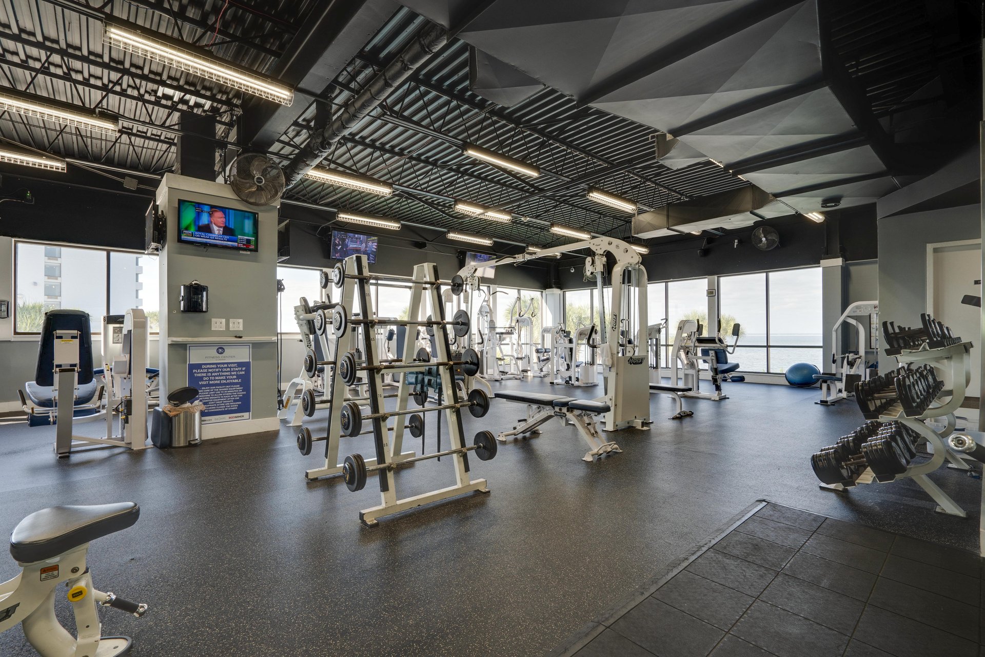 fitnesscenter_2324247.jpg