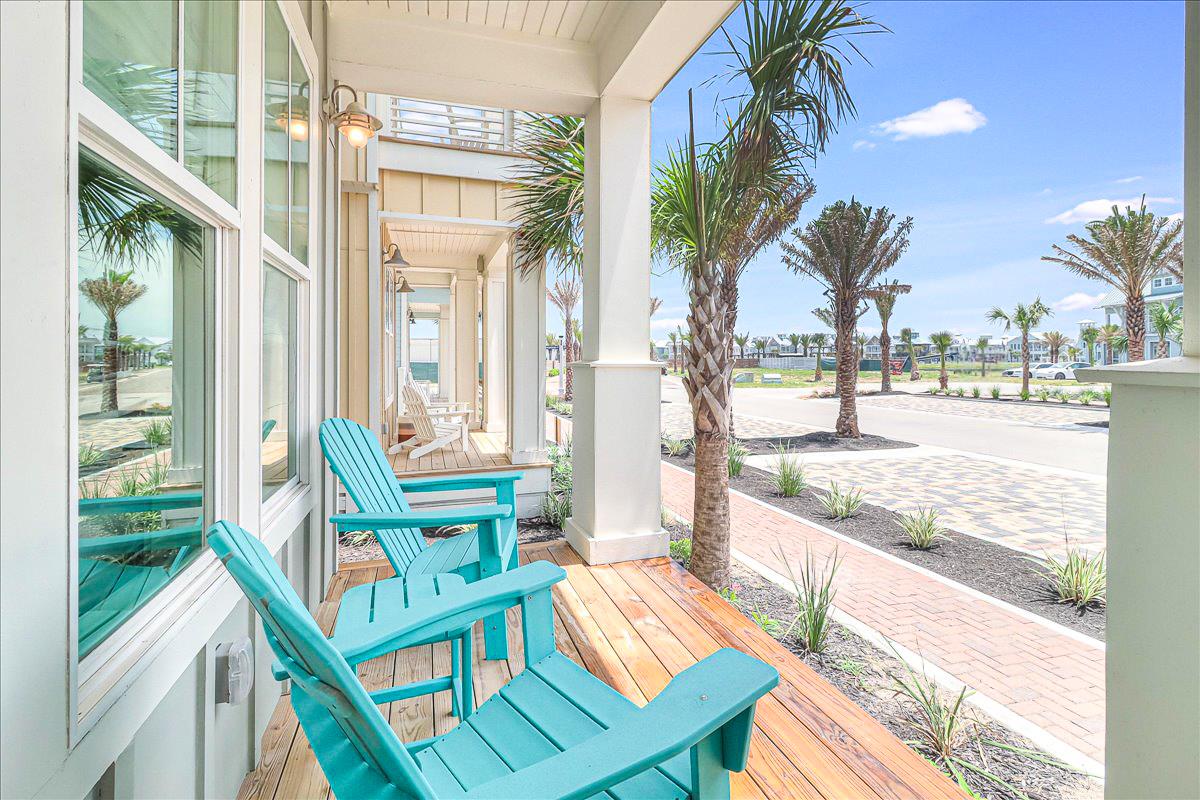 Latin Vibe, Front Porch