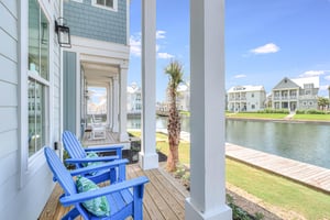 Lakeside Porch, 1st Floor
